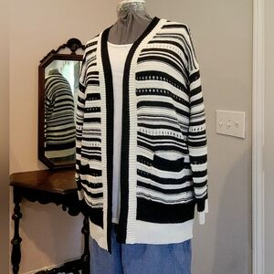 NWT 1X Blk/Cream Pocket Cardigan